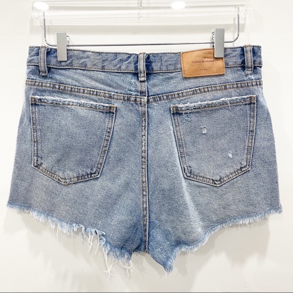 Zara Light Wash Distressed Denim Shorts Size 10 - Picture 2 of 4